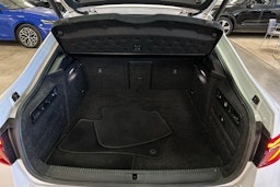 valkoinen Skoda Superb 2020 kuva 14.