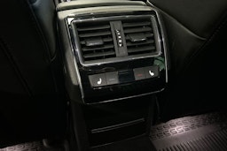 valkoinen Skoda Superb 2020 kuva 16.