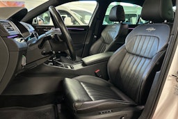valkoinen Skoda Superb 2020 kuva 18.
