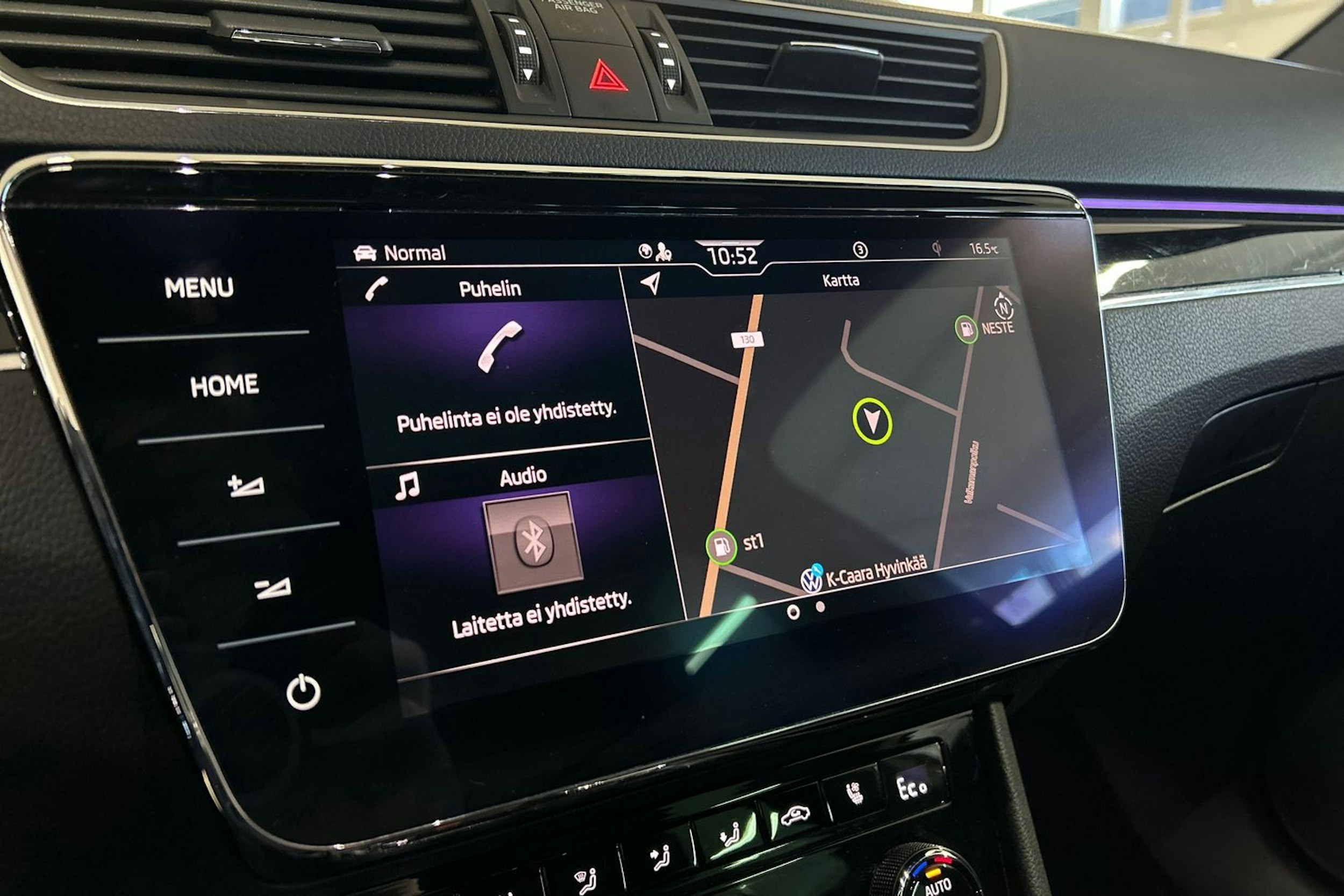 valkoinen Skoda Superb 2020 kuva 25.