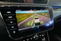 valkoinen Skoda Superb 2020 kuva 28.