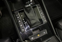 valkoinen Skoda Superb 2020 kuva 30.