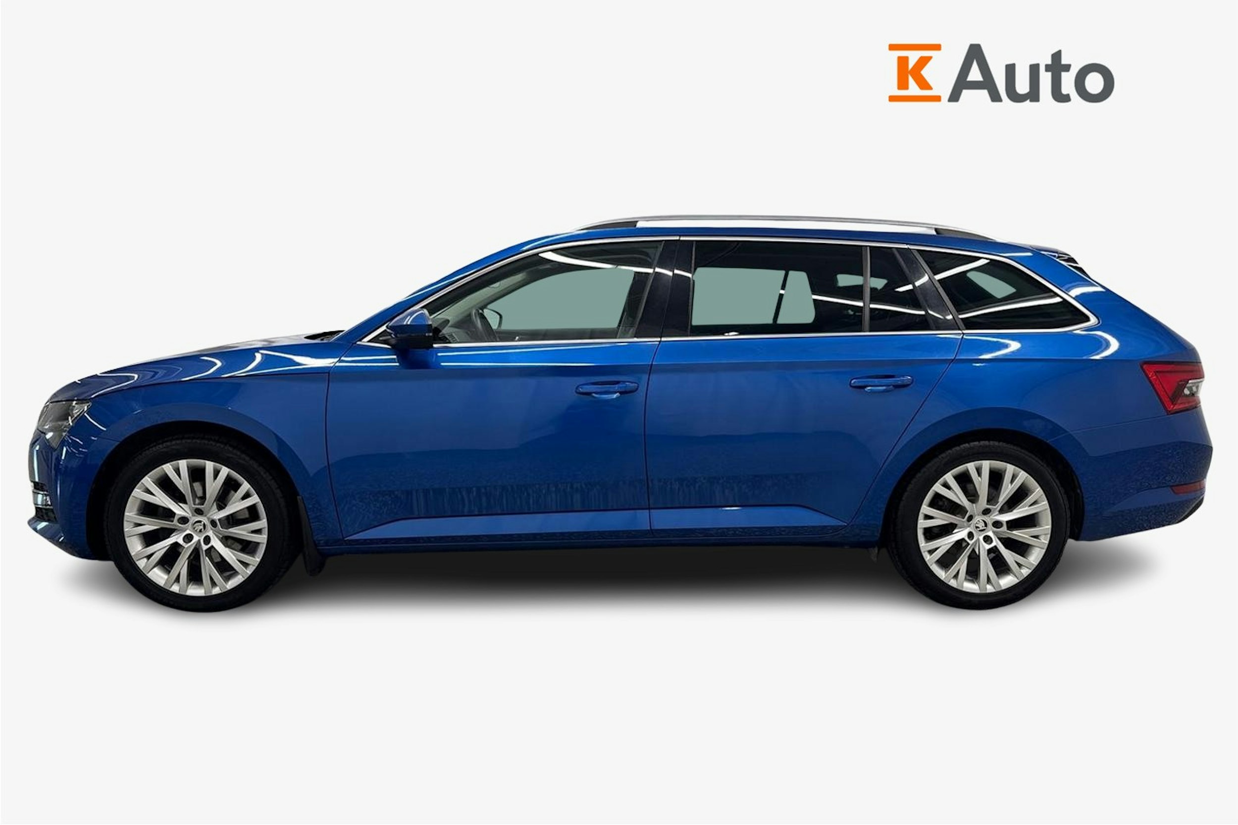 Sininen Skoda Superb 2020 kuva 6.
