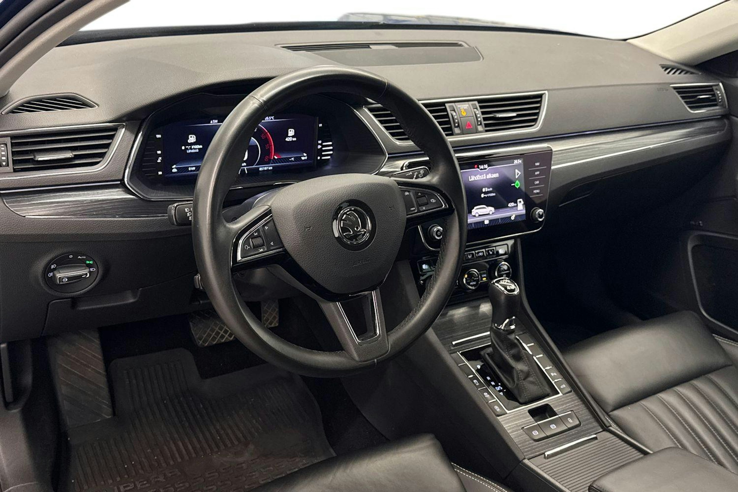Sininen Skoda Superb 2020 kuva 7.