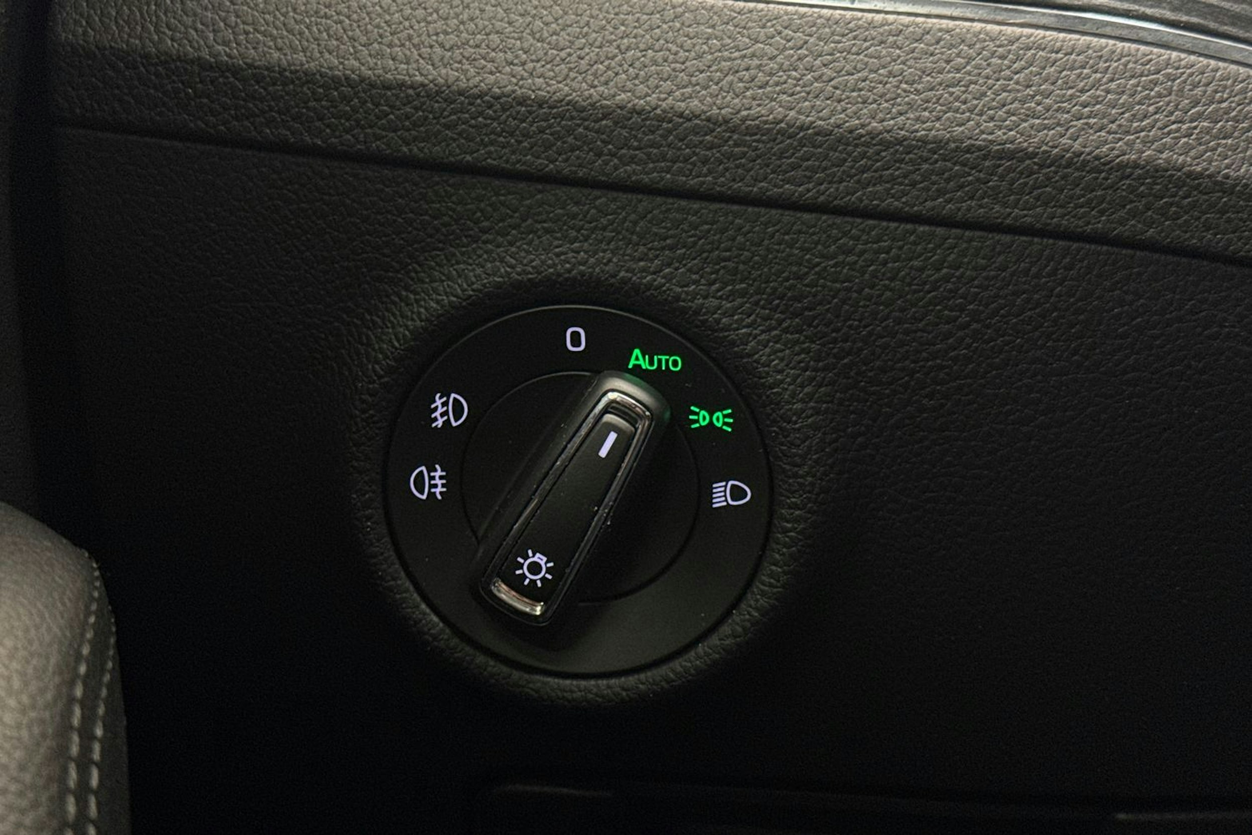 Sininen Skoda Superb 2020 kuva 19.