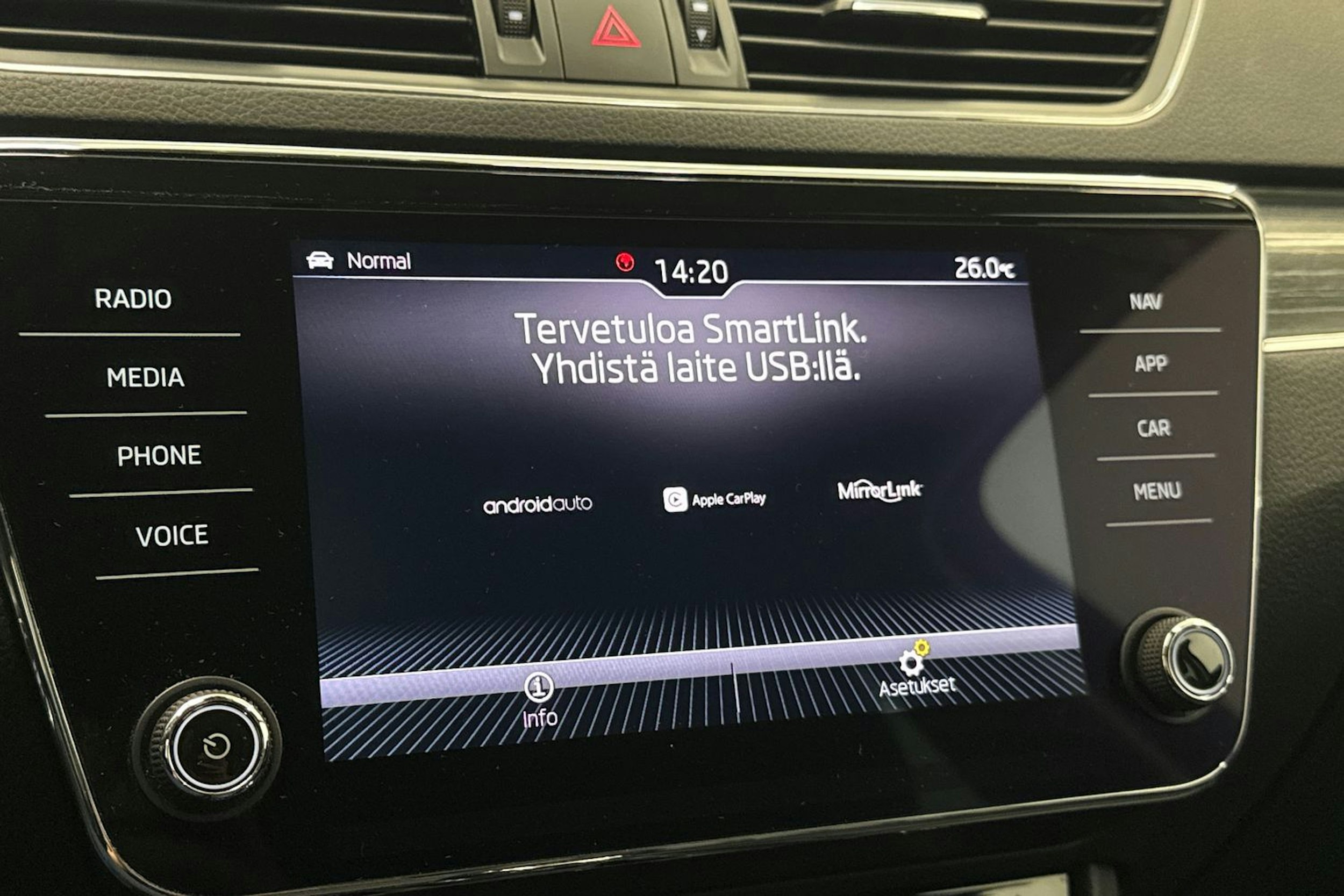 Sininen Skoda Superb 2020 kuva 25.