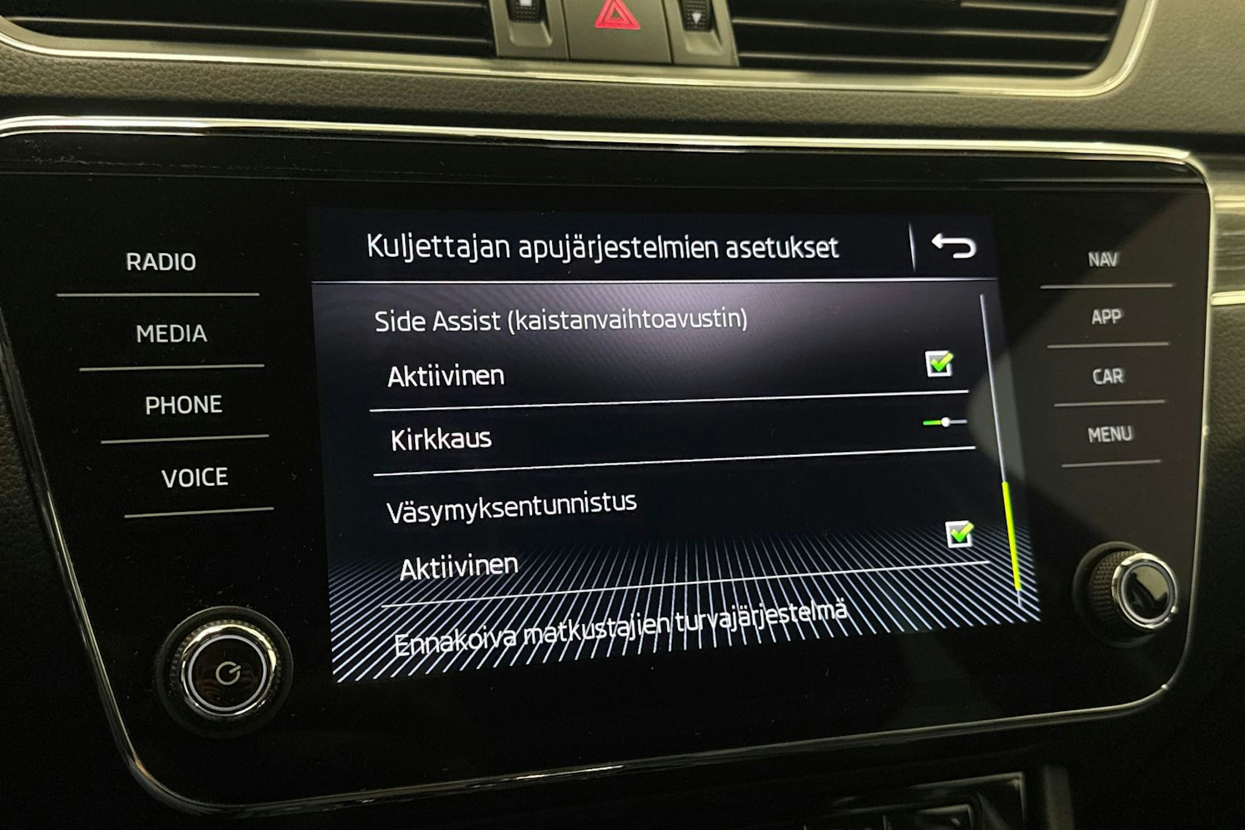 Sininen Skoda Superb 2020 kuva 31.