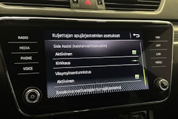 Sininen Skoda Superb 2020 kuva 31.