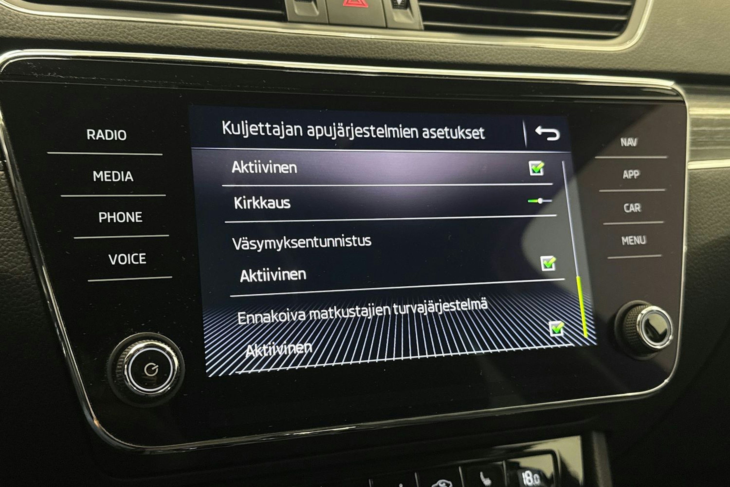 Sininen Skoda Superb 2020 kuva 32.