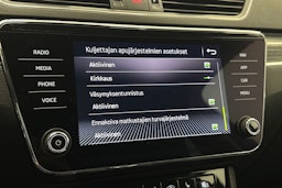 Sininen Skoda Superb 2020 kuva 32.