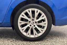 Sininen Skoda Superb 2020 kuva 43.