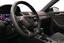 valkoinen Skoda Superb 2021 kuva 6.