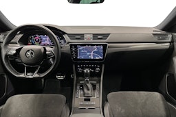 valkoinen Skoda Superb 2021 kuva 7.