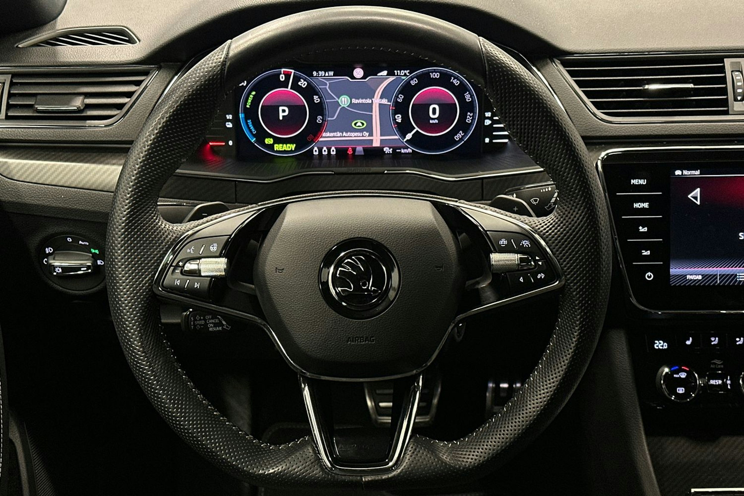 valkoinen Skoda Superb 2021 kuva 8.
