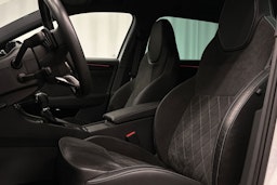 valkoinen Skoda Superb 2021 kuva 18.