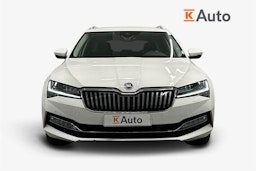 valkoinen Skoda Superb 2021 kuva 5.