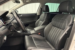 valkoinen Skoda Superb 2021 kuva 17.