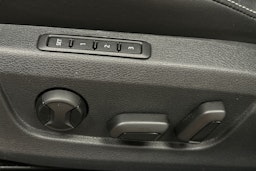 valkoinen Skoda Superb 2021 kuva 18.