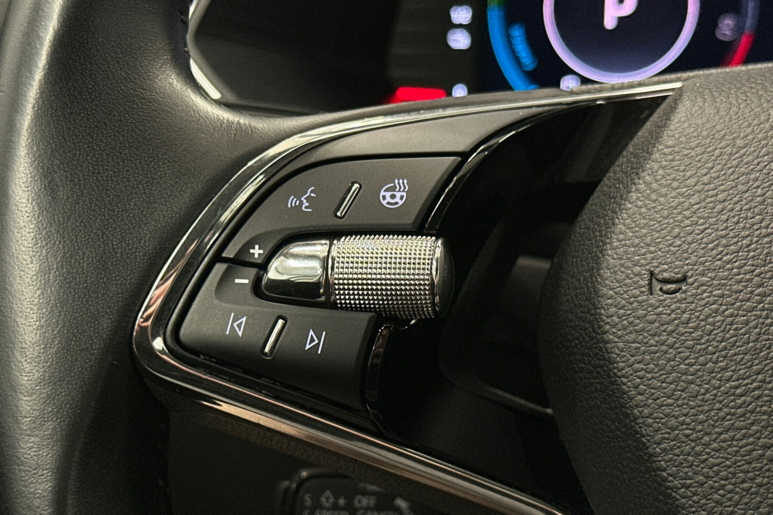 valkoinen Skoda Superb 2021 kuva 20.