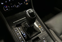valkoinen Skoda Superb 2021 kuva 28.