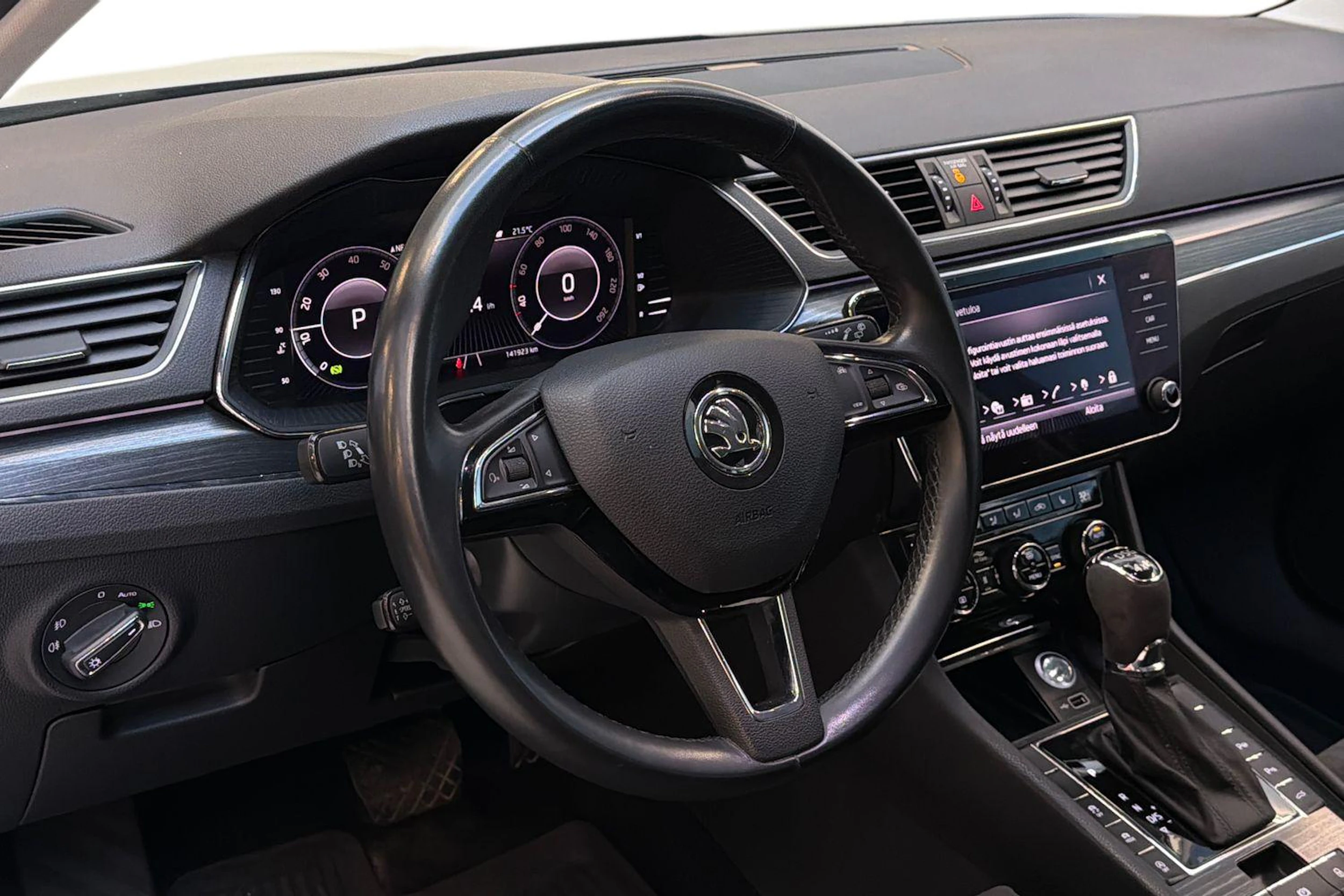 met. harmaa Skoda Superb 2021 kuva 8.