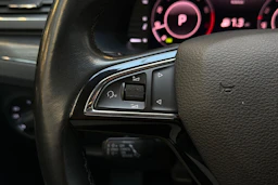 met. harmaa Skoda Superb 2021 kuva 18.