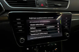 met. harmaa Skoda Superb 2021 kuva 23.