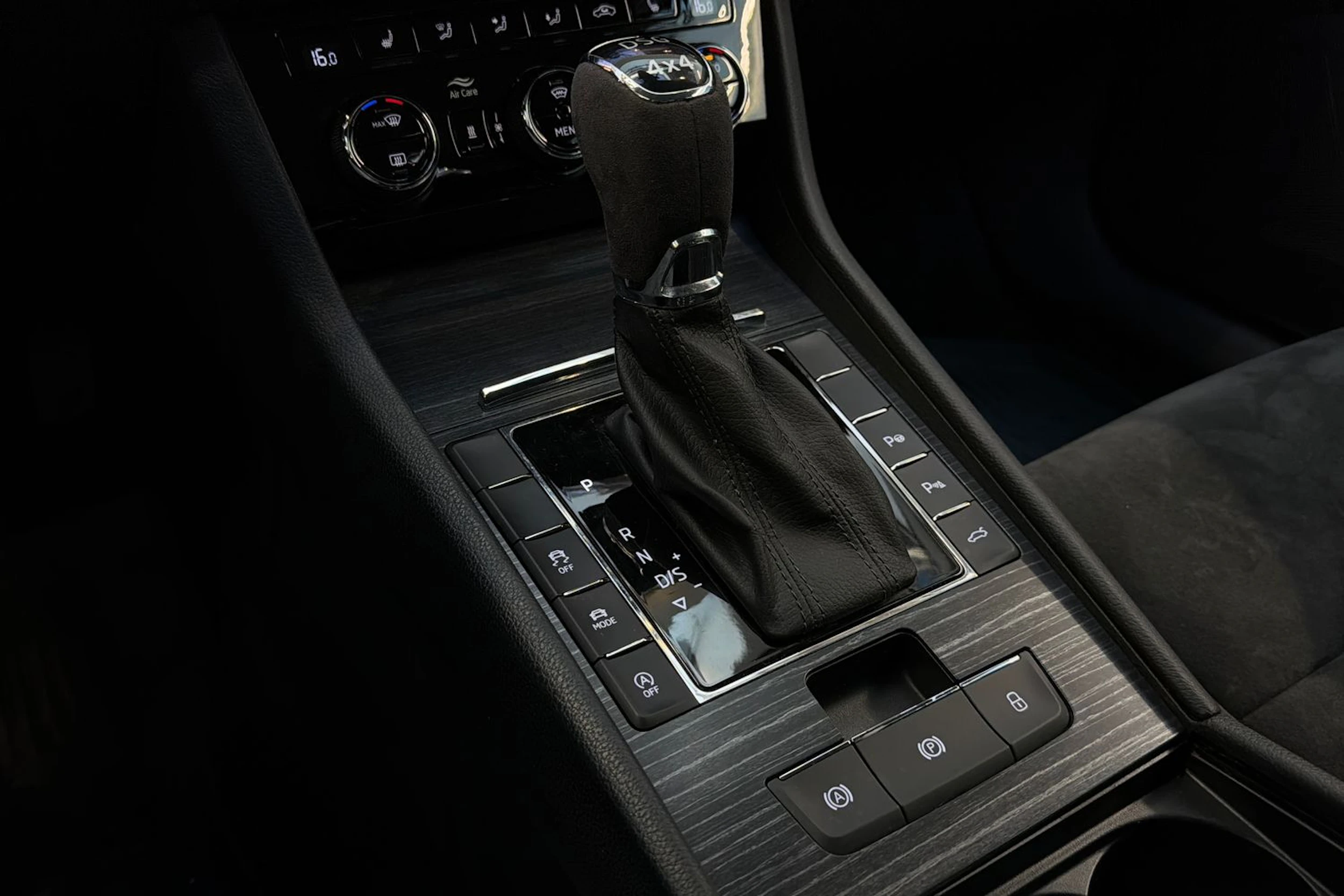 met. harmaa Skoda Superb 2021 kuva 34.