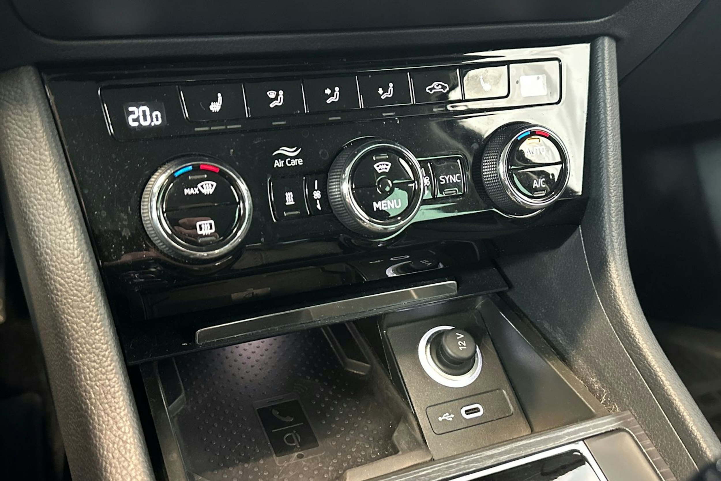 Ruskea (beige) Skoda Superb 2021 kuva 23.