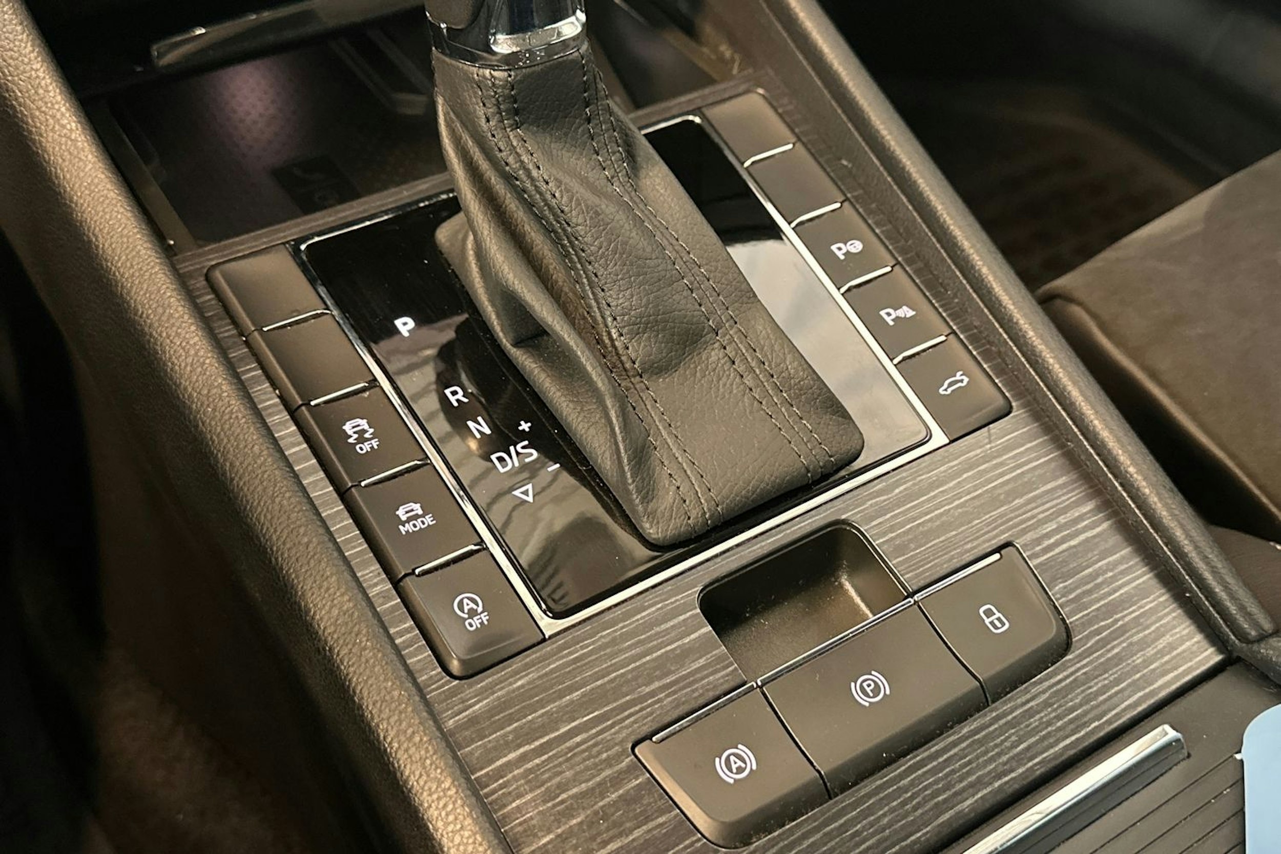 Ruskea (beige) Skoda Superb 2021 kuva 24.