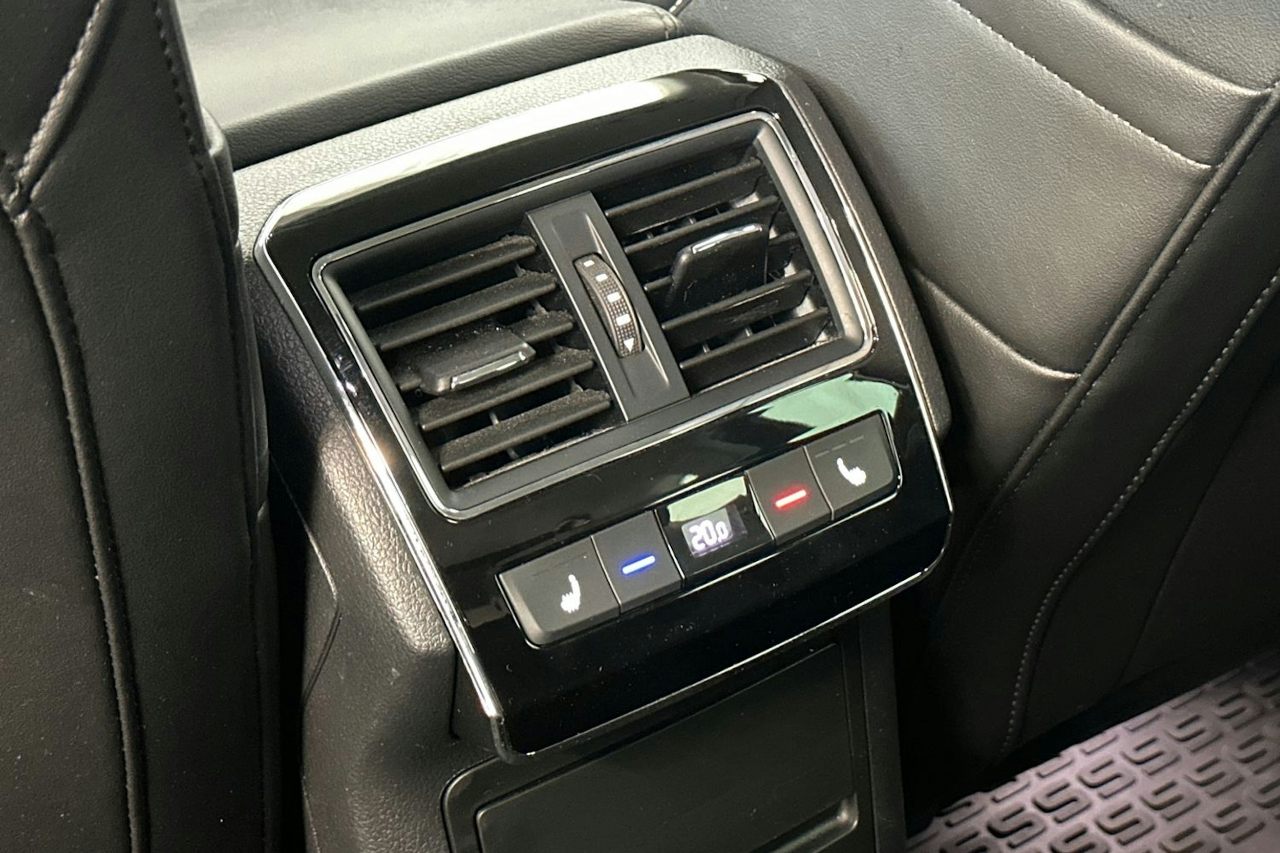 Ruskea (beige) Skoda Superb 2021 kuva 28.