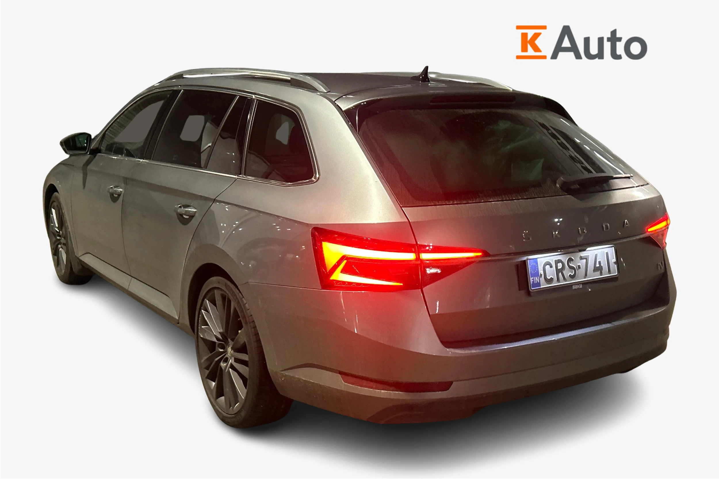 harmaa Skoda Superb 2021 kuva 2.