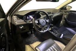harmaa Skoda Superb 2021 kuva 3.