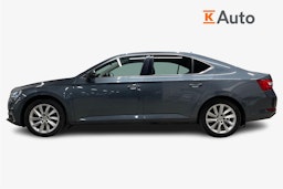 harmaa Skoda Superb 2021 kuva 5.