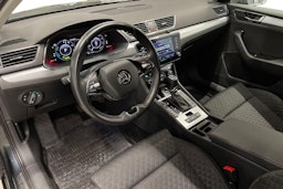 harmaa Skoda Superb 2021 kuva 6.