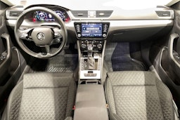 harmaa Skoda Superb 2021 kuva 7.