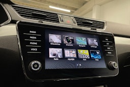 harmaa Skoda Superb 2021 kuva 15.