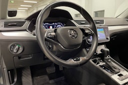 harmaa Skoda Superb 2021 kuva 25.