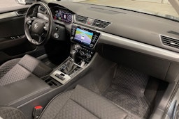 harmaa Skoda Superb 2021 kuva 27.