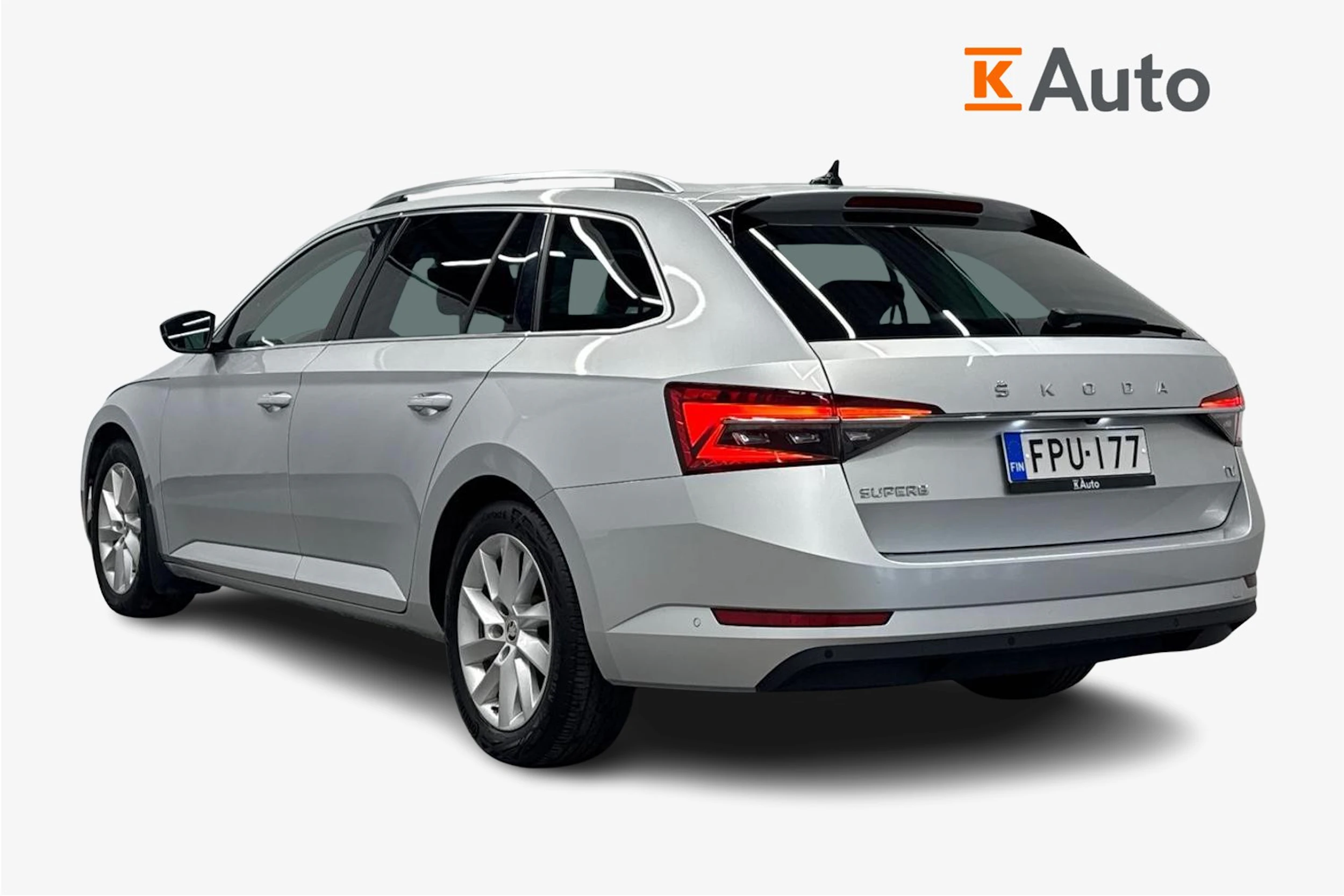 harmaa Skoda Superb 2021 kuva 3.