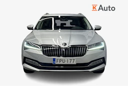 harmaa Skoda Superb 2021 kuva 5.