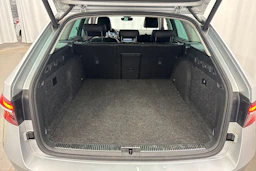 harmaa Skoda Superb 2021 kuva 17.