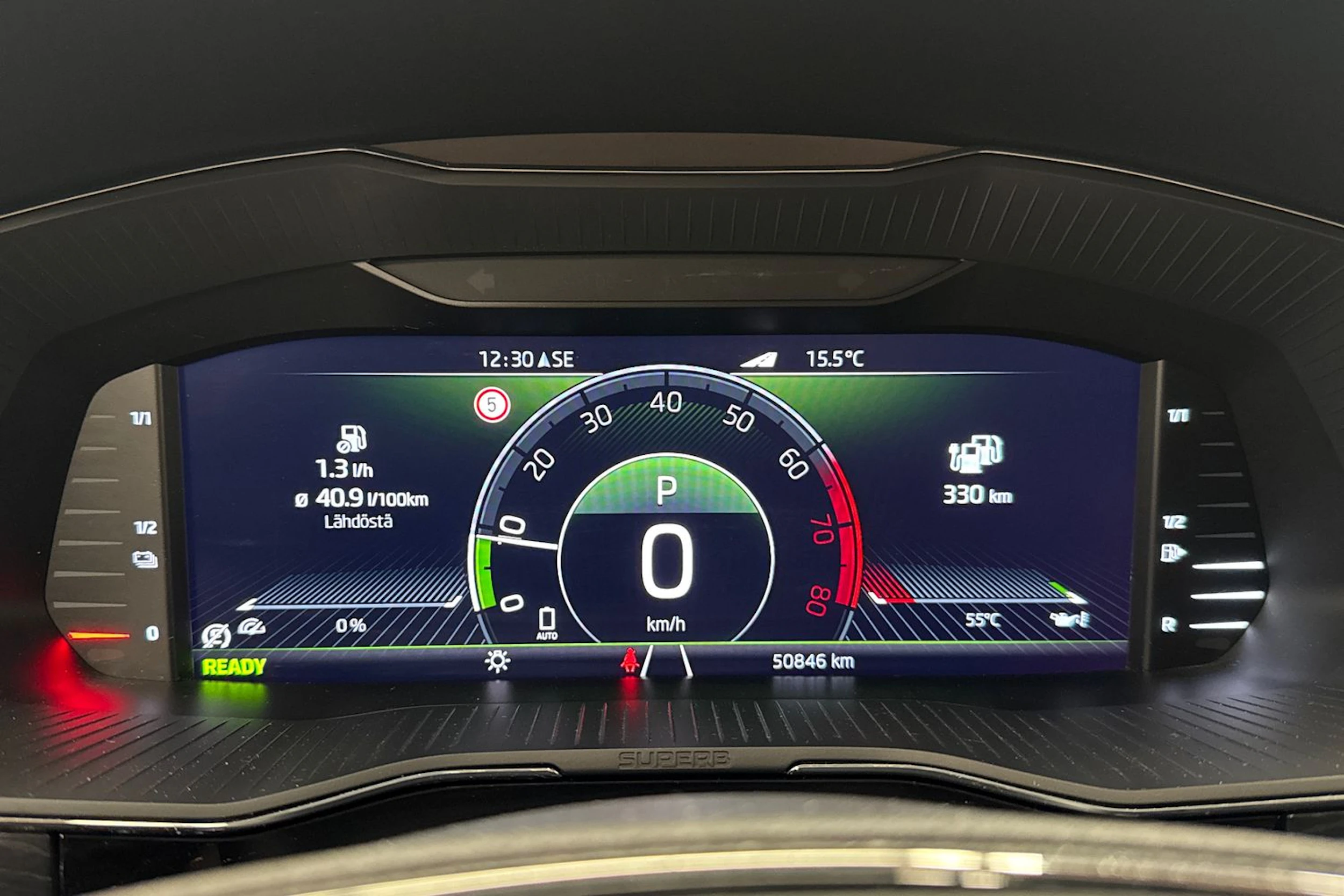 harmaa Skoda Superb 2021 kuva 23.