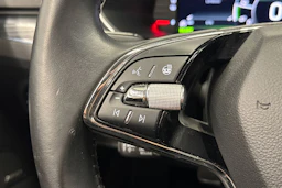 harmaa Skoda Superb 2021 kuva 24.
