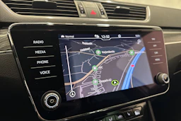 harmaa Skoda Superb 2021 kuva 27.