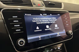 harmaa Skoda Superb 2021 kuva 28.