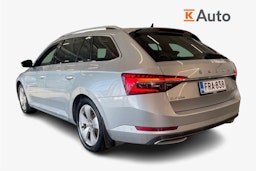 harmaa Skoda Superb 2021 kuva 2.