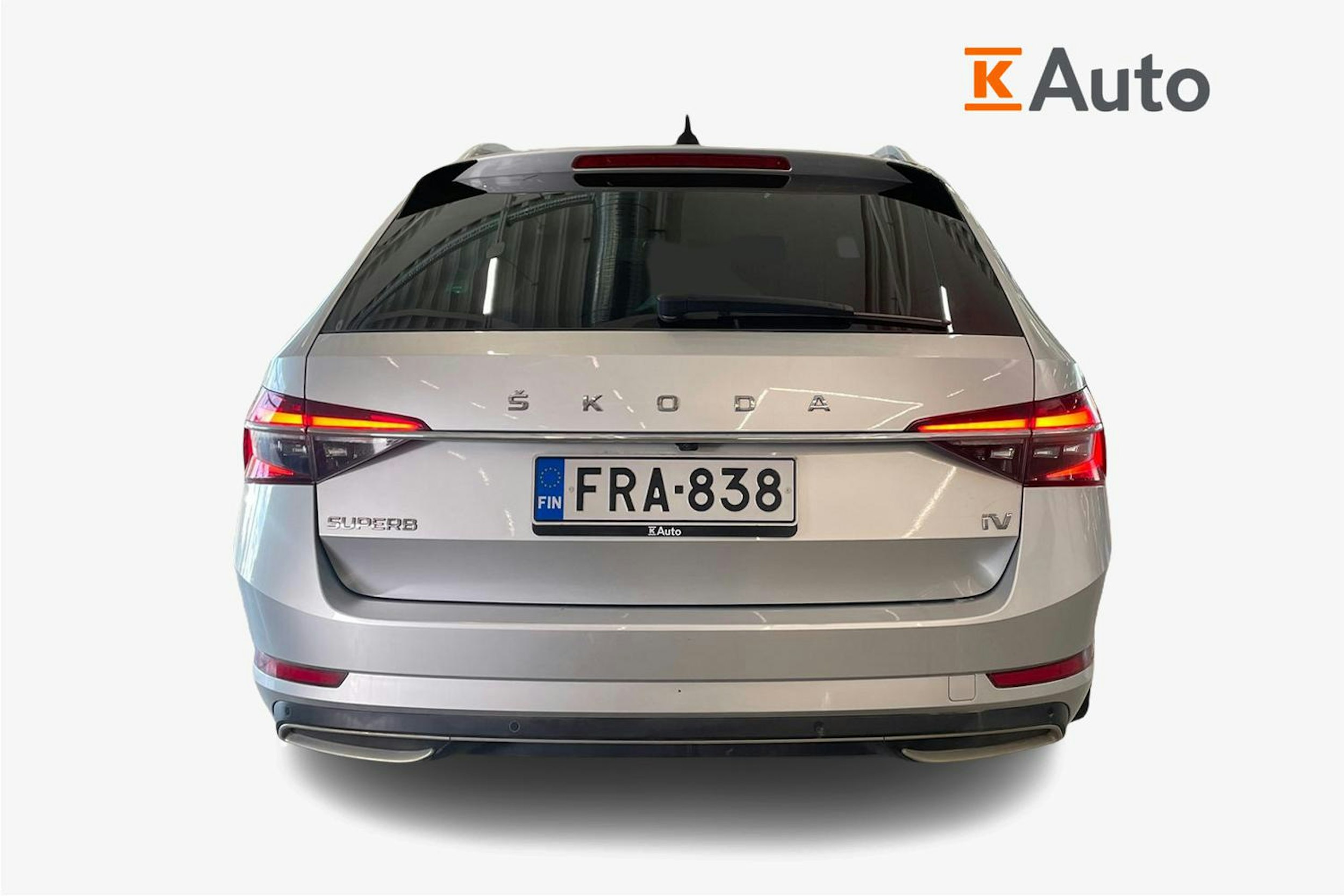 harmaa Skoda Superb 2021 kuva 3.