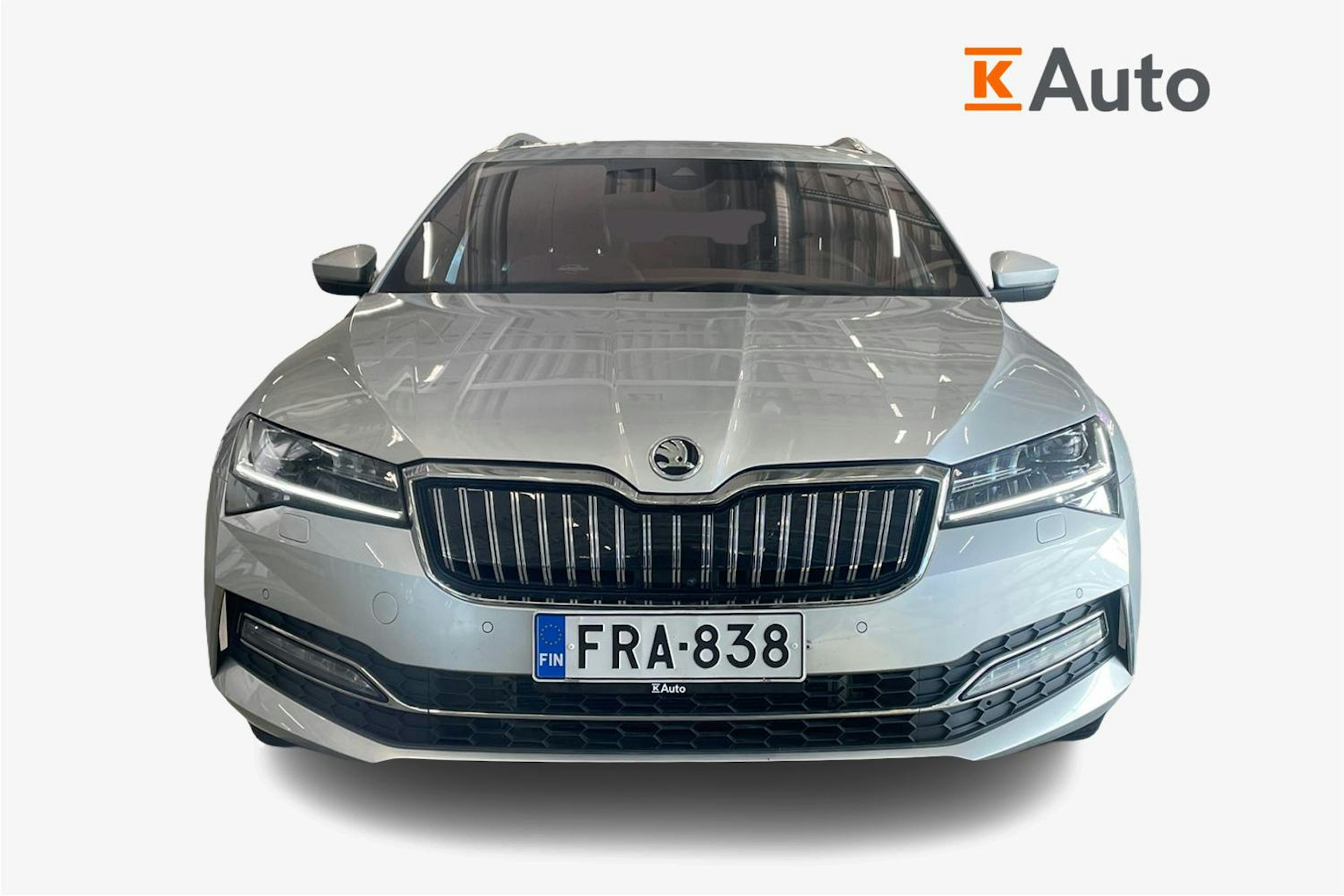 harmaa Skoda Superb 2021 kuva 5.