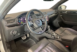 harmaa Skoda Superb 2021 kuva 7.